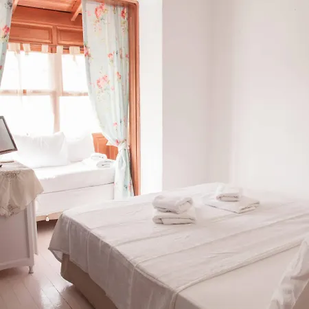 Hazz Otel Çeşme