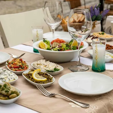 Hazz Otel Çeşme