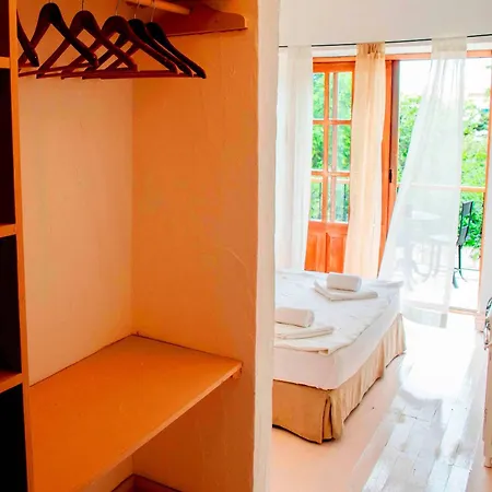 Hazz Otel Çeşme